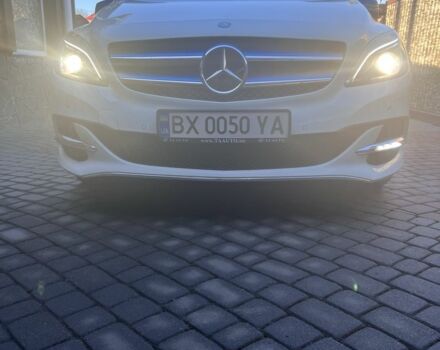 Белый Мерседес Б-класс, объемом двигателя 0 л и пробегом 82 тыс. км за 10500 $, фото 1 на Automoto.ua