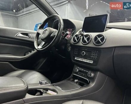 Белый Мерседес Б-класс, объемом двигателя 0 л и пробегом 132 тыс. км за 11700 $, фото 15 на Automoto.ua