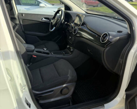 Белый Мерседес Б-класс, объемом двигателя 0 л и пробегом 87 тыс. км за 9000 $, фото 11 на Automoto.ua