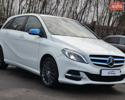 Білий Мерседес Б-клас, об'ємом двигуна 0 л та пробігом 104 тис. км за 10799 $, фото 4 на Automoto.ua