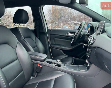 Белый Мерседес Б-класс, объемом двигателя 0 л и пробегом 146 тыс. км за 11700 $, фото 17 на Automoto.ua