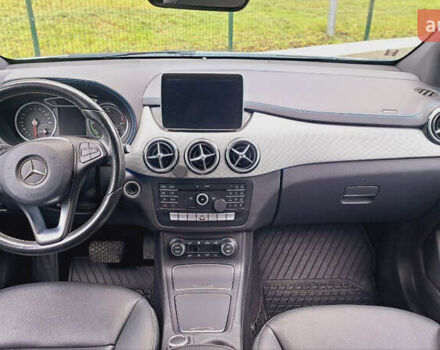 Белый Мерседес Б-класс, объемом двигателя 0 л и пробегом 93 тыс. км за 9499 $, фото 21 на Automoto.ua