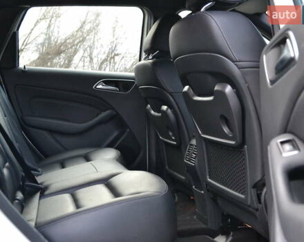 Білий Мерседес Б-клас, об'ємом двигуна 0 л та пробігом 104 тис. км за 10799 $, фото 23 на Automoto.ua