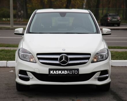 Белый Мерседес Б-класс, объемом двигателя 0 л и пробегом 158 тыс. км за 9500 $, фото 1 на Automoto.ua