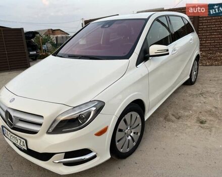 Белый Мерседес Б-класс, объемом двигателя 0 л и пробегом 73 тыс. км за 16900 $, фото 1 на Automoto.ua