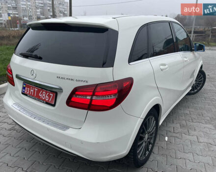 Белый Мерседес Б-класс, объемом двигателя 0 л и пробегом 103 тыс. км за 9500 $, фото 4 на Automoto.ua