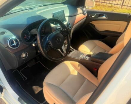 Белый Мерседес Б-класс, объемом двигателя 0 л и пробегом 75 тыс. км за 9900 $, фото 6 на Automoto.ua