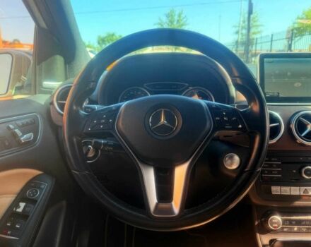 Белый Мерседес Б-класс, объемом двигателя 0 л и пробегом 75 тыс. км за 9900 $, фото 8 на Automoto.ua