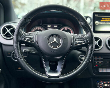 Белый Мерседес Б-класс, объемом двигателя 0 л и пробегом 146 тыс. км за 11700 $, фото 10 на Automoto.ua