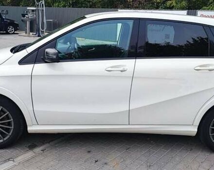 Білий Мерседес Б-клас, об'ємом двигуна 0 л та пробігом 100 тис. км за 9000 $, фото 7 на Automoto.ua