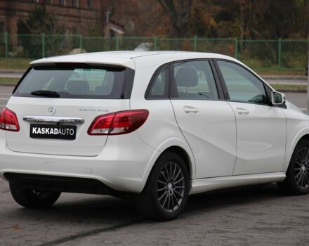 Белый Мерседес Б-класс, объемом двигателя 0 л и пробегом 158 тыс. км за 9500 $, фото 5 на Automoto.ua