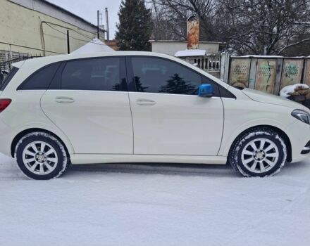 Білий Мерседес Б-клас, об'ємом двигуна 0 л та пробігом 87 тис. км за 11300 $, фото 4 на Automoto.ua