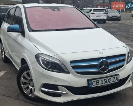 Белый Мерседес Б-класс, объемом двигателя 0 л и пробегом 87 тыс. км за 11500 $, фото 2 на Automoto.ua