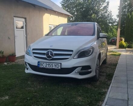 Білий Мерседес Б-клас, об'ємом двигуна 0 л та пробігом 105 тис. км за 10000 $, фото 17 на Automoto.ua