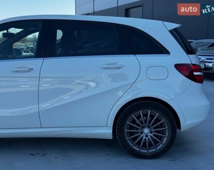 Белый Мерседес Б-класс, объемом двигателя 0 л и пробегом 89 тыс. км за 10990 $, фото 9 на Automoto.ua