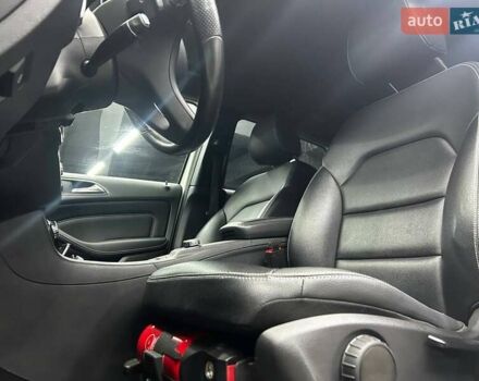 Белый Мерседес Б-класс, объемом двигателя 0 л и пробегом 132 тыс. км за 12200 $, фото 9 на Automoto.ua