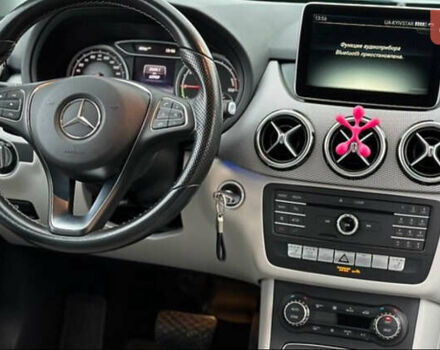 Белый Мерседес Б-класс, объемом двигателя 0 л и пробегом 93 тыс. км за 11000 $, фото 11 на Automoto.ua