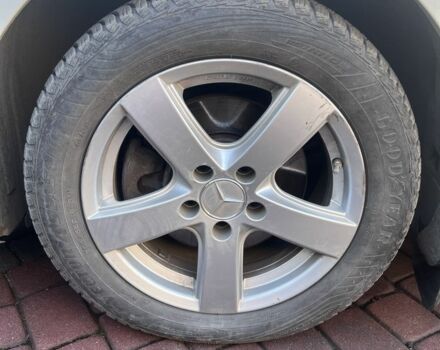 Белый Мерседес Б-класс, объемом двигателя 0 л и пробегом 82 тыс. км за 10500 $, фото 5 на Automoto.ua