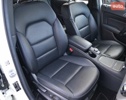 Білий Мерседес Б-клас, об'ємом двигуна 0 л та пробігом 104 тис. км за 10799 $, фото 27 на Automoto.ua