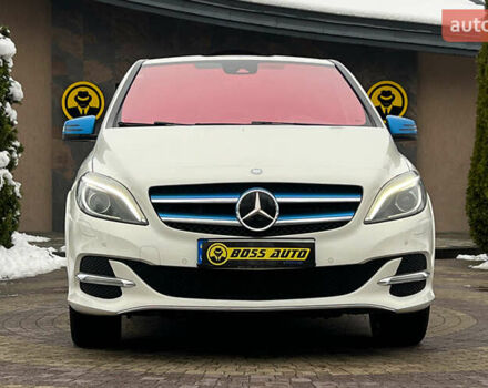 Белый Мерседес Б-класс, объемом двигателя 0 л и пробегом 146 тыс. км за 11700 $, фото 1 на Automoto.ua