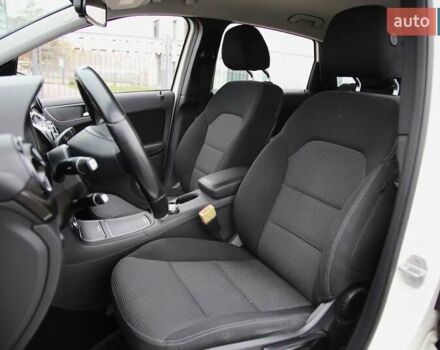 Белый Мерседес Б-класс, объемом двигателя 0 л и пробегом 158 тыс. км за 9500 $, фото 6 на Automoto.ua