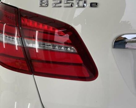 Белый Мерседес Б-класс, объемом двигателя 0 л и пробегом 73 тыс. км за 16900 $, фото 7 на Automoto.ua