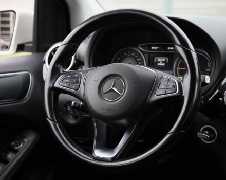 Белый Мерседес Б-класс, объемом двигателя 0 л и пробегом 158 тыс. км за 9500 $, фото 13 на Automoto.ua