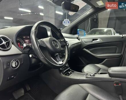 Белый Мерседес Б-класс, объемом двигателя 0 л и пробегом 132 тыс. км за 12200 $, фото 8 на Automoto.ua