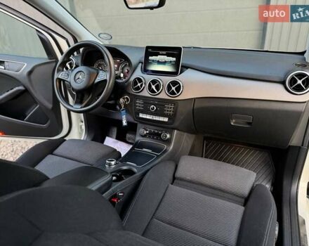 Белый Мерседес Б-класс, объемом двигателя 0 л и пробегом 82 тыс. км за 9800 $, фото 44 на Automoto.ua