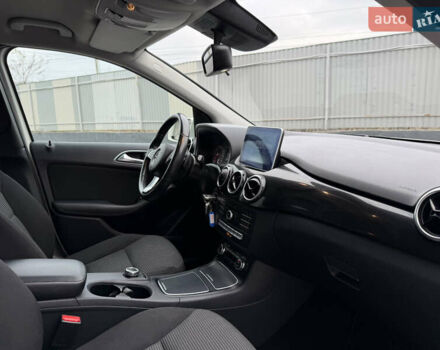 Белый Мерседес Б-класс, объемом двигателя 0 л и пробегом 115 тыс. км за 9000 $, фото 10 на Automoto.ua