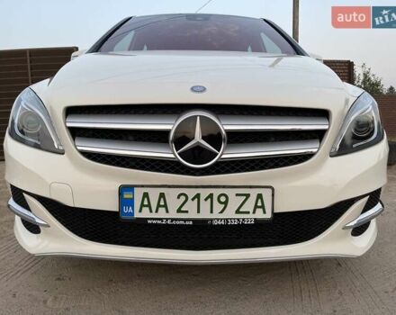 Белый Мерседес Б-класс, объемом двигателя 0 л и пробегом 73 тыс. км за 16900 $, фото 2 на Automoto.ua