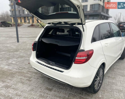 Белый Мерседес Б-класс, объемом двигателя 0 л и пробегом 103 тыс. км за 9500 $, фото 30 на Automoto.ua