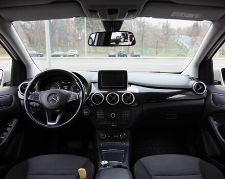 Белый Мерседес Б-класс, объемом двигателя 0 л и пробегом 158 тыс. км за 9500 $, фото 11 на Automoto.ua