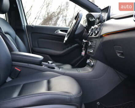 Білий Мерседес Б-клас, об'ємом двигуна 0 л та пробігом 104 тис. км за 10799 $, фото 26 на Automoto.ua