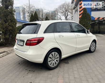Білий Мерседес Б-клас, об'ємом двигуна 0 л та пробігом 64 тис. км за 13500 $, фото 6 на Automoto.ua