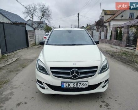 Білий Мерседес Б-клас, об'ємом двигуна 0 л та пробігом 112 тис. км за 9900 $, фото 1 на Automoto.ua