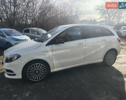 Белый Мерседес Б-класс, объемом двигателя 0 л и пробегом 117 тыс. км за 9850 $, фото 1 на Automoto.ua