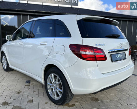 Білий Мерседес Б-клас, об'ємом двигуна 0 л та пробігом 63 тис. км за 11900 $, фото 5 на Automoto.ua