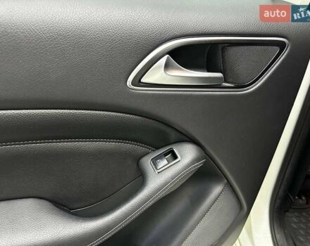 Белый Мерседес Б-класс, объемом двигателя 0 л и пробегом 120 тыс. км за 11800 $, фото 17 на Automoto.ua