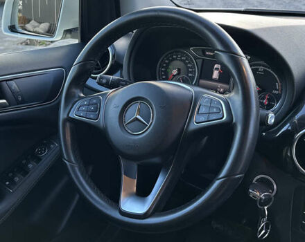 Білий Мерседес Б-клас, об'ємом двигуна 0 л та пробігом 63 тис. км за 11900 $, фото 27 на Automoto.ua