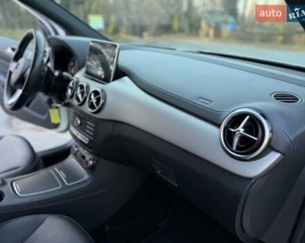 Белый Мерседес Б-класс, объемом двигателя 0 л и пробегом 90 тыс. км за 9800 $, фото 64 на Automoto.ua