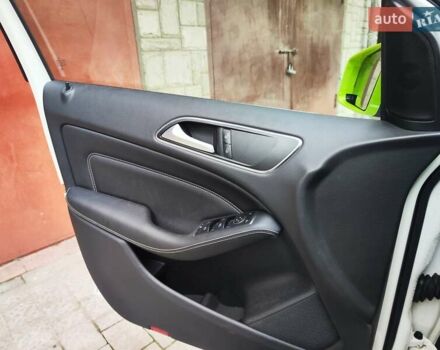 Белый Мерседес Б-класс, объемом двигателя 0 л и пробегом 60 тыс. км за 9999 $, фото 29 на Automoto.ua