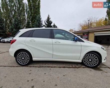 Мерседес Б-клас 2016 у Дніпро (Дніпропетровську) на Automoto.ua Білий Мерседес Б-клас, об'ємом двигуна 0 л та пробігом 99 тис. км за 11999 $, фото 2 на Automoto.ua