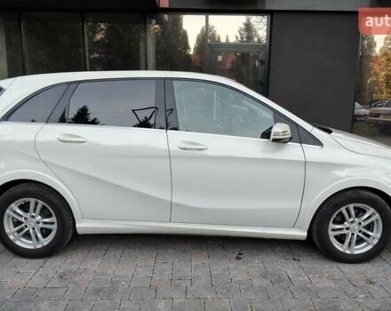 Белый Мерседес Б-класс, объемом двигателя 0 л и пробегом 85 тыс. км за 10500 $, фото 2 на Automoto.ua