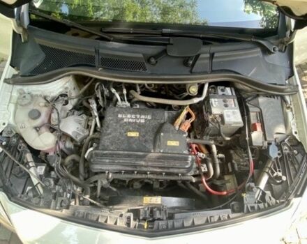 Белый Мерседес Б-класс, объемом двигателя 0 л и пробегом 57 тыс. км за 13900 $, фото 4 на Automoto.ua