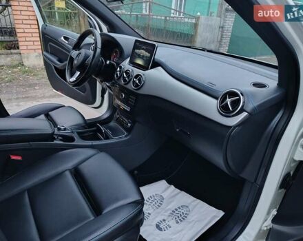 Білий Мерседес Б-клас, об'ємом двигуна 0 л та пробігом 112 тис. км за 9900 $, фото 14 на Automoto.ua