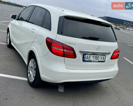 Белый Мерседес Б-класс, объемом двигателя 0 л и пробегом 57 тыс. км за 14400 $, фото 3 на Automoto.ua