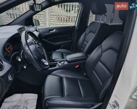 Білий Мерседес Б-клас, об'ємом двигуна 0 л та пробігом 112 тис. км за 9900 $, фото 11 на Automoto.ua