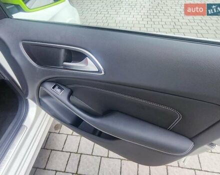 Белый Мерседес Б-класс, объемом двигателя 0 л и пробегом 60 тыс. км за 9999 $, фото 45 на Automoto.ua