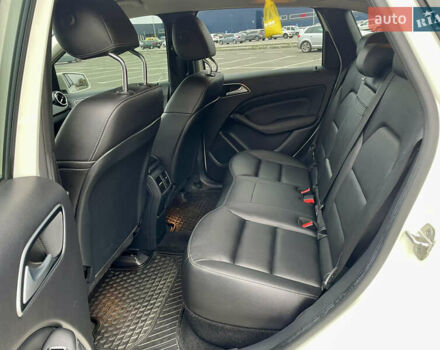 Белый Мерседес Б-класс, объемом двигателя 0 л и пробегом 57 тыс. км за 14400 $, фото 10 на Automoto.ua